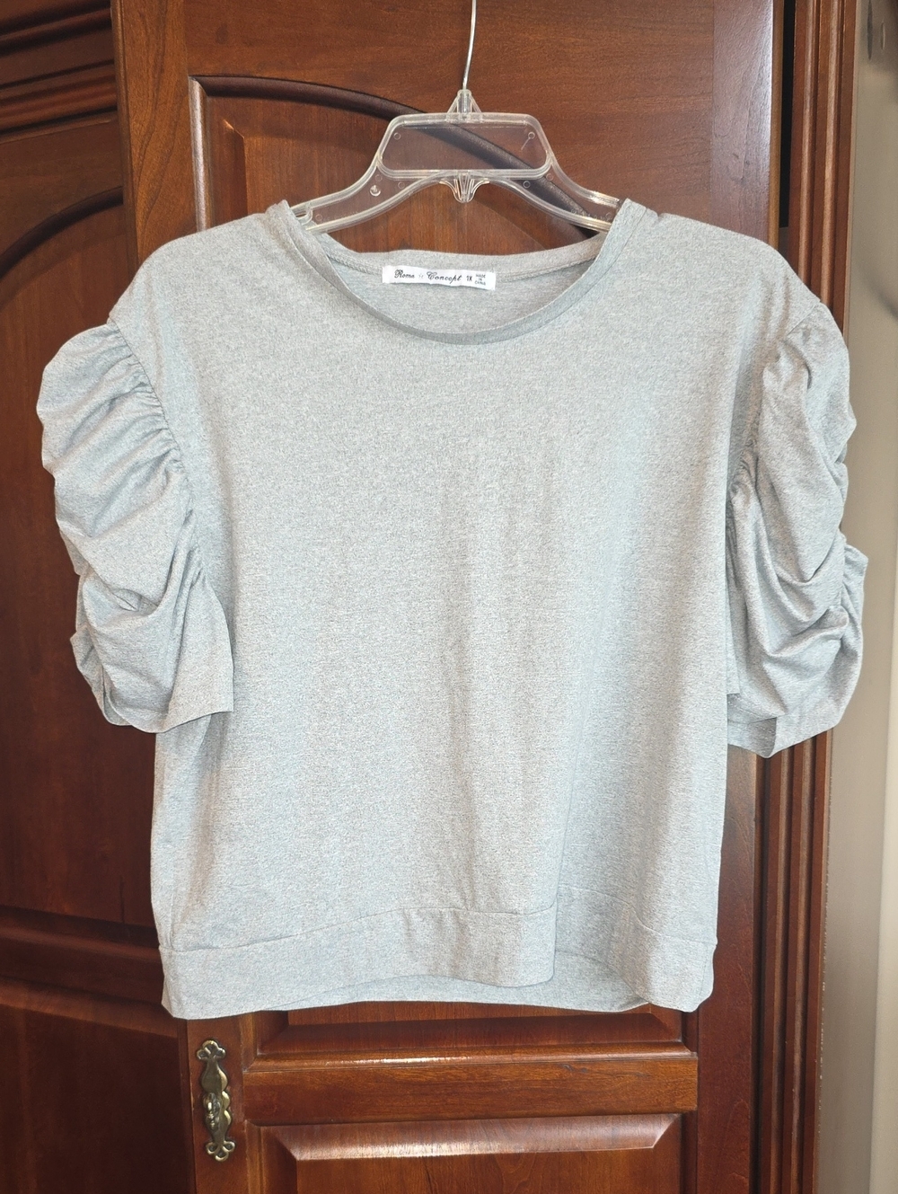 Puff-Sleeve Top in Light Gray
